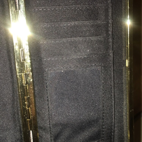 GUESS wallet - Picture 4 of 6